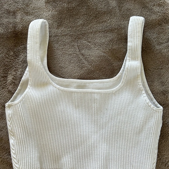 Babaton Cream Ribbed Tank Top - Picture 2 of 2